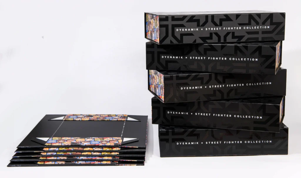 Comparison of ZY Pack oversized collapsible rigid boxes in flat-packed and fully assembled states, highlighting 75% space-saving for international shipping.